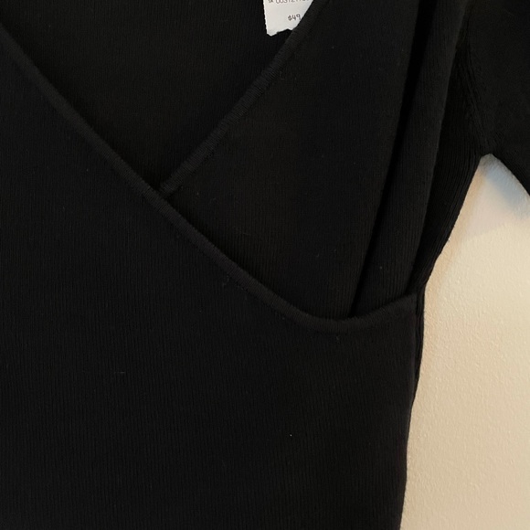 Black Crossover T-shirt - Picture 2 of 4